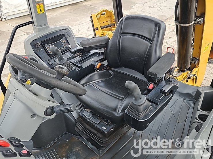 2022-caterpillar-420-xe-image-22