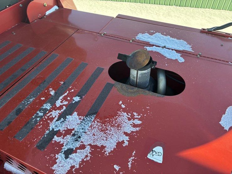 2010-case-ih-6088-image-62