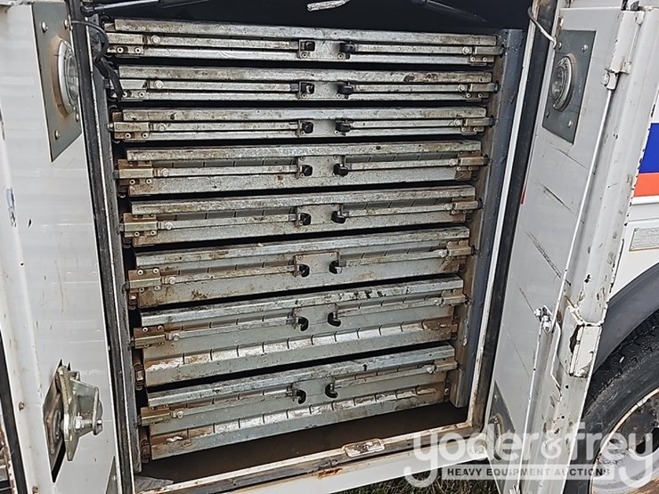 2016-ford-f550-image-30