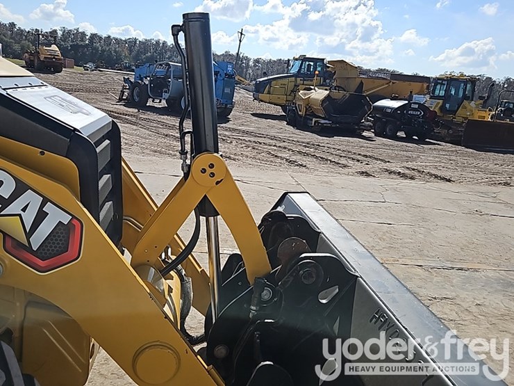 2023-caterpillar-420-xe-image-10