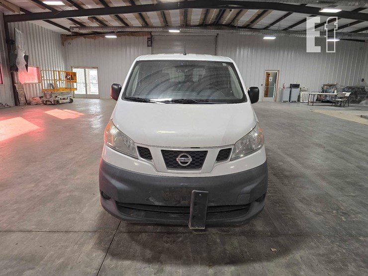 2014-nissan-nv200-image-7