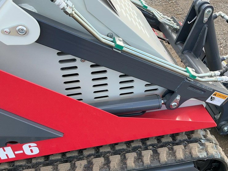 #1007-•-unused-2025-bttl-st28h-6-mini-skid-loader-image-24