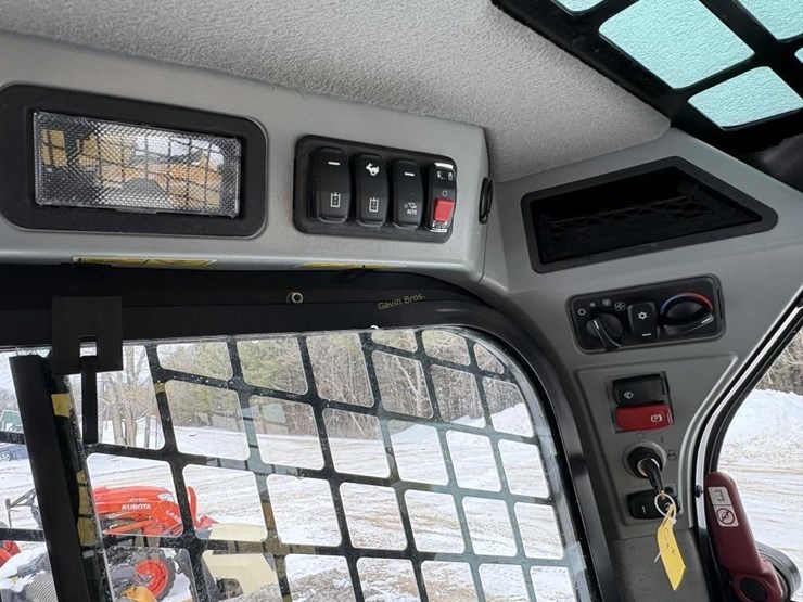 2023-caterpillar-262d3-image-12