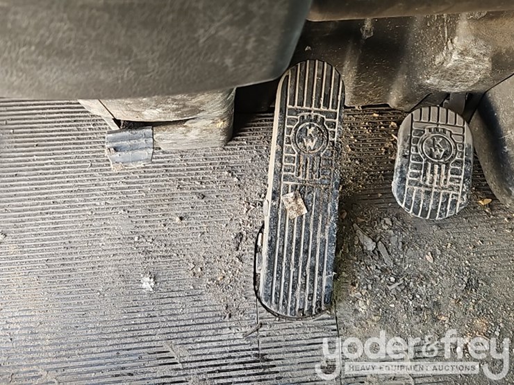 2011-kenworth-t470-image-27