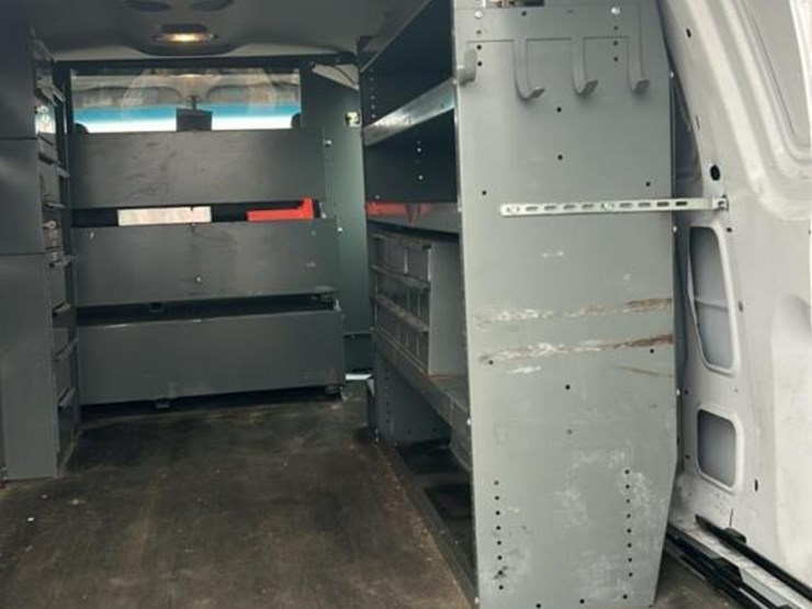 2014-ford-e350-image-14