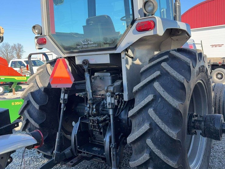 1980-series-iii-white-155-tractor,-2wd,-18.4x38-tires,-5100hrs,-540/-small-1000-pto,-ac-and-heat-work,-seller-is-upgrading,-2-remotes,-approx.-90%-tread-on-tires-image-8