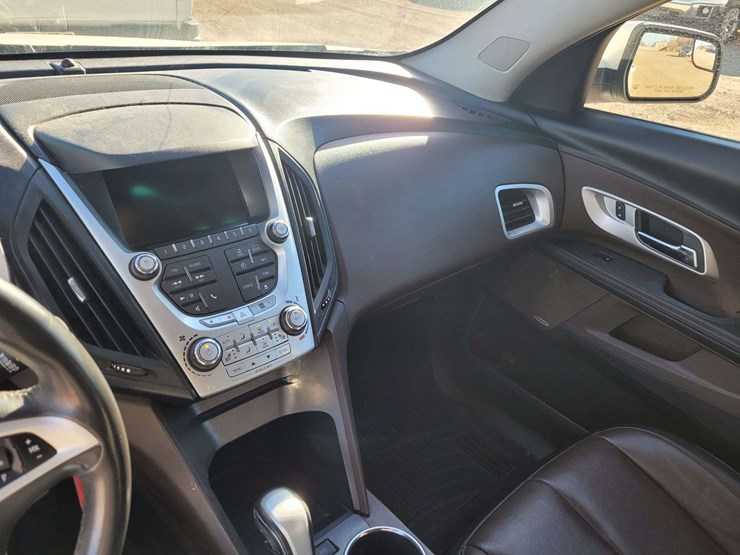 2013-chevrolet-equinox-lt-image-10