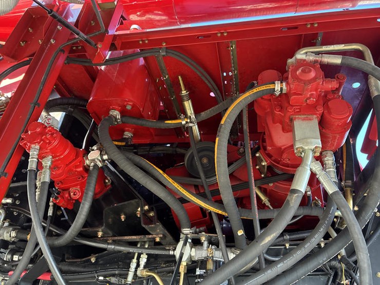 2010-case-ih-6088-image-74