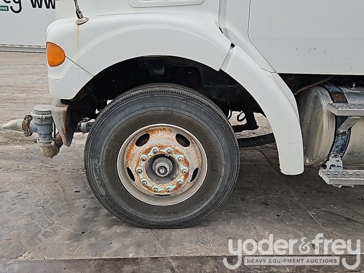 2007-sterling-lt7500-image-12