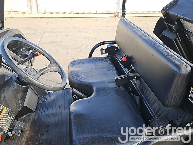 2023-kubota-rtv520-image-18