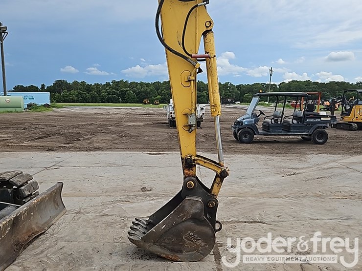 2010-komatsu-pc78us-8-image-17