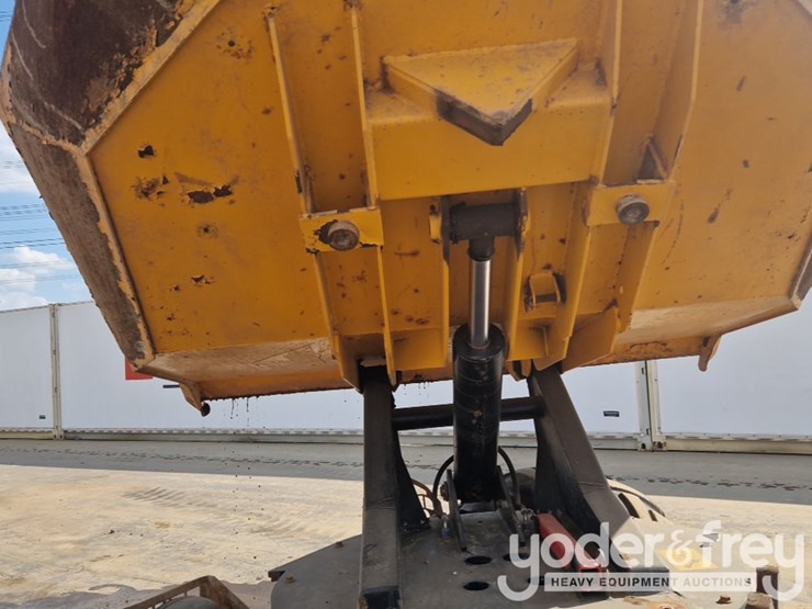 2015-jcb-6tst-image-20