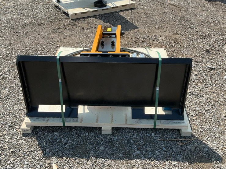 2025-new-holland-l213-image-6