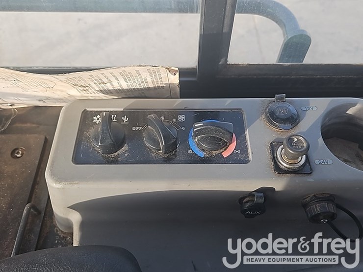 2023-komatsu-d61px-24-image-51