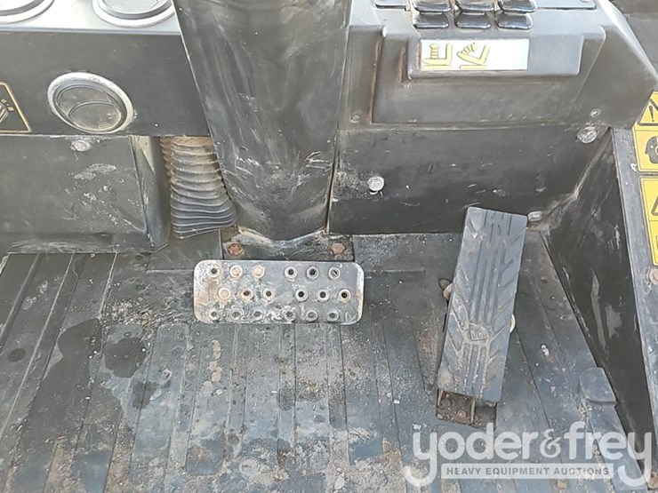 2016-jcb-926-image-33