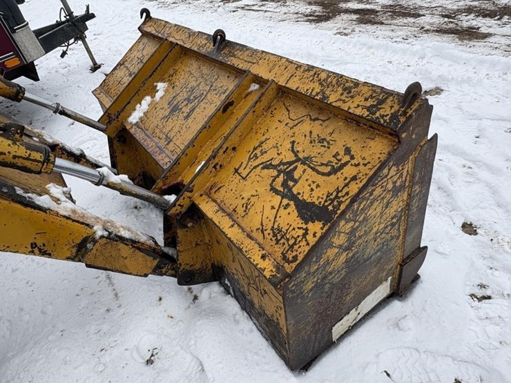 international-industrial-loader-tractor-image-12