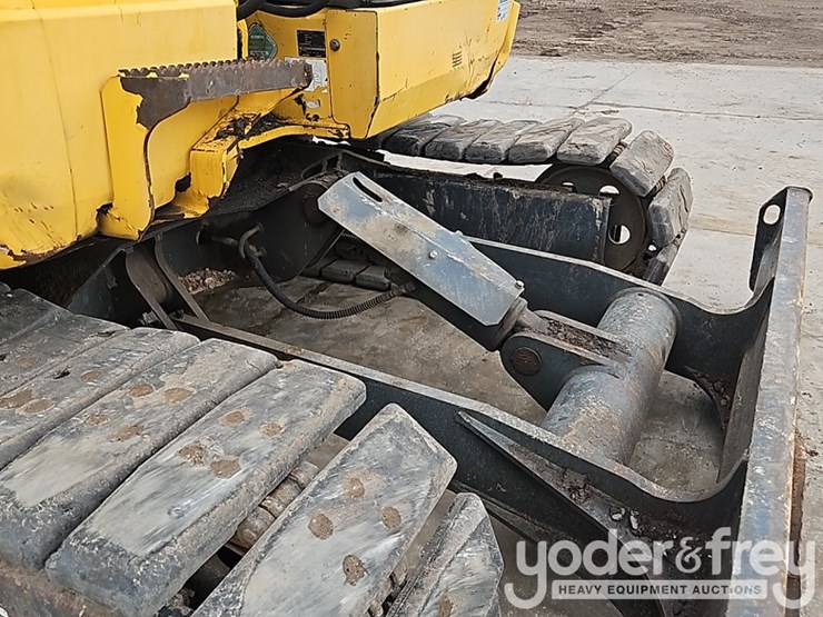 2010-komatsu-pc78us-8-image-14