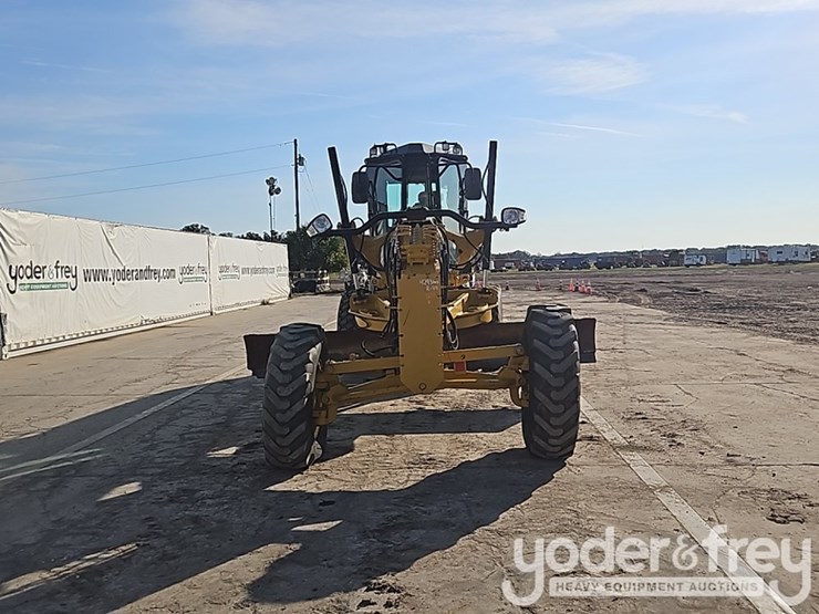 2018-caterpillar-12m3-image-15
