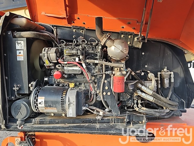 2017-jlg-660sj-image-21