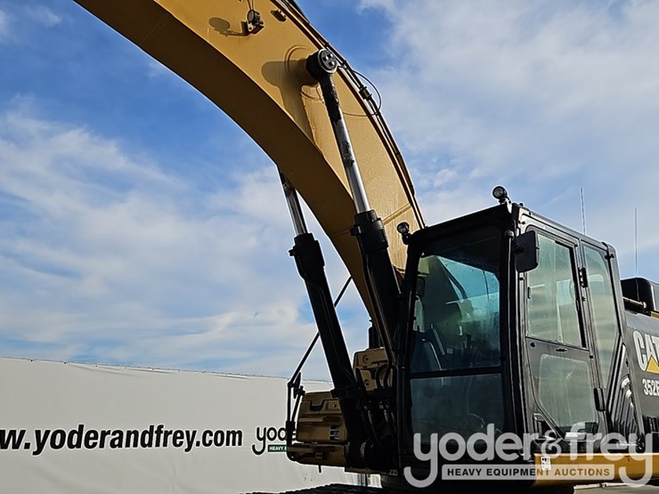 2019-caterpillar-352fl-image-22