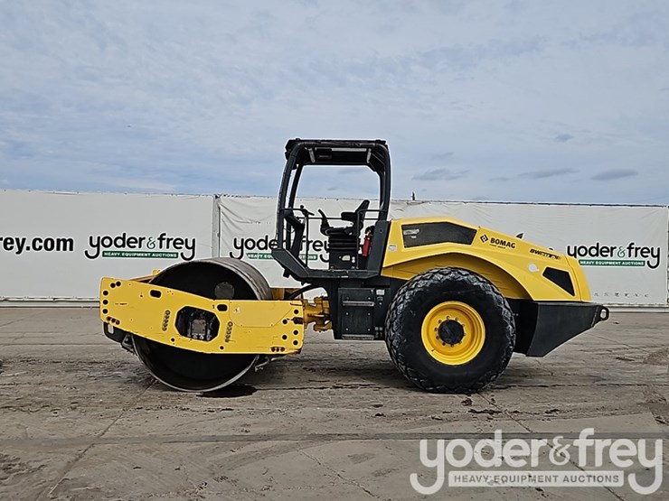 2017-bomag-bw211d-5-image-3