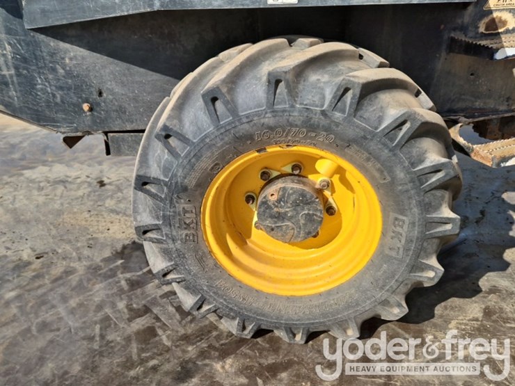 2015-jcb-6tst-image-15