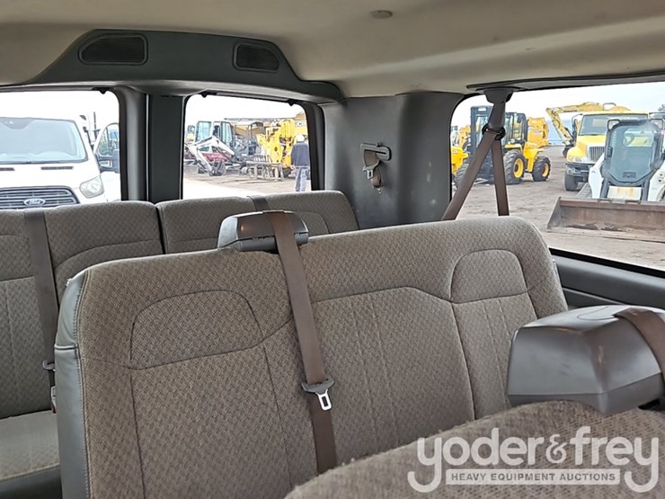 2019-chevrolet-3500-image-23