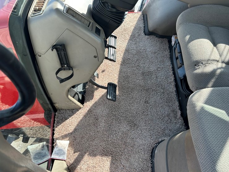 2009-case-ih-magnum-335-image-26