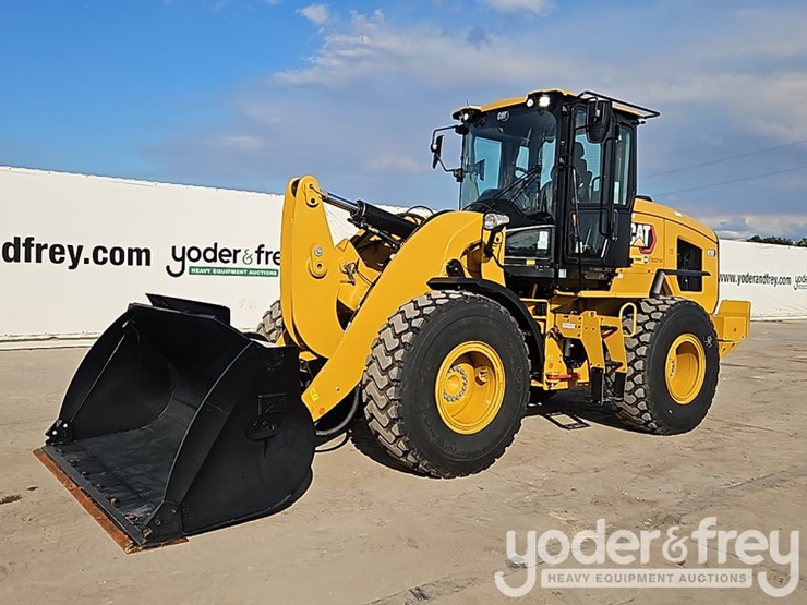 2026-caterpillar-930-image-1