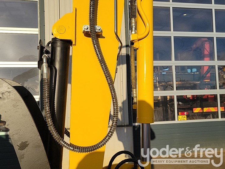 2024-komatsu-pc55mr-image-28