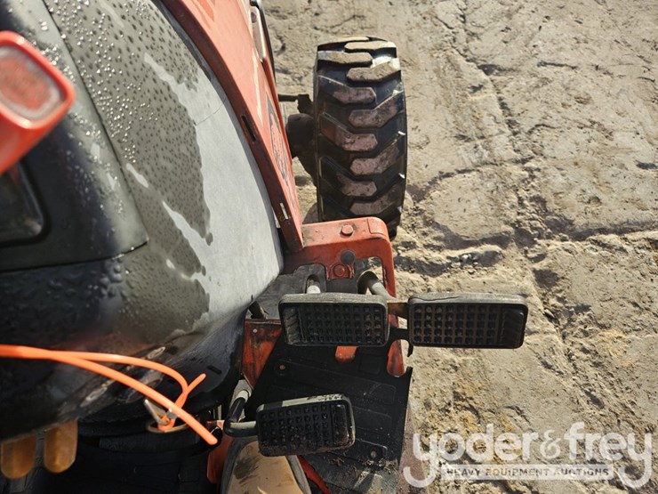 2006-kubota-b7510hsd-image-26