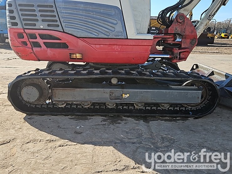 2012-takeuchi-tb250-image-8