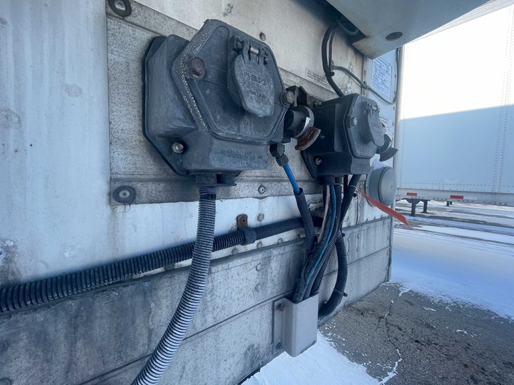 2010-utility-reefer-image-12