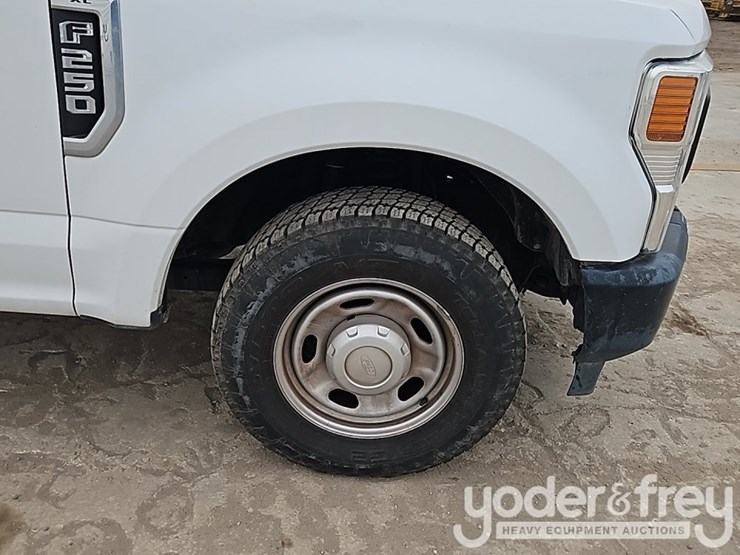 2022-ford-f250-image-10