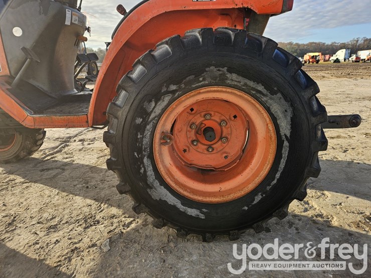 2006-kubota-b7510hsd-image-14