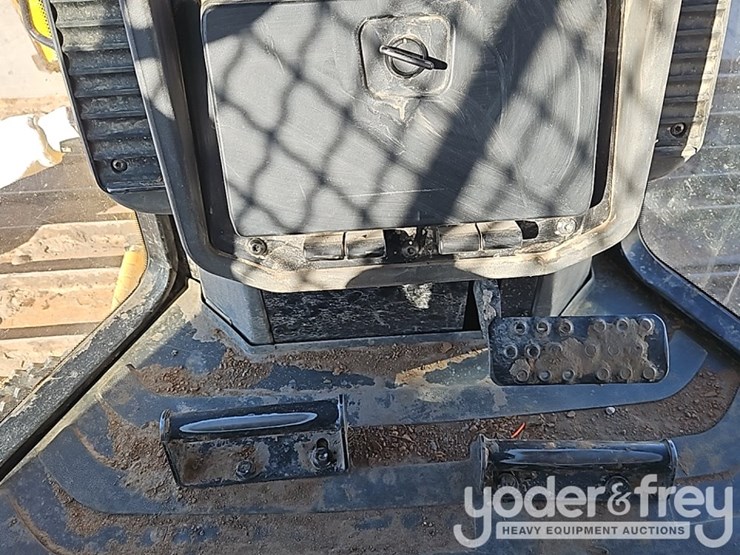 2023-caterpillar-d4-image-33