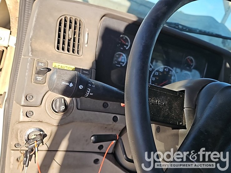 2009-sterling-acterra-image-52