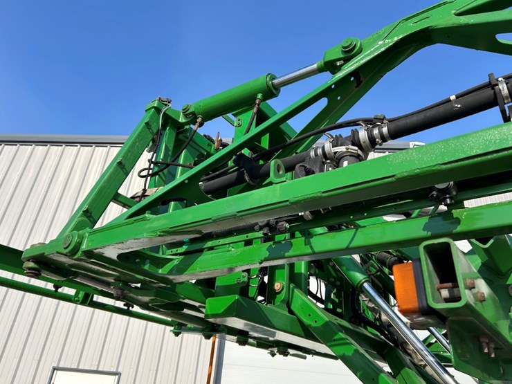 2015-john-deere-r4030-image-19