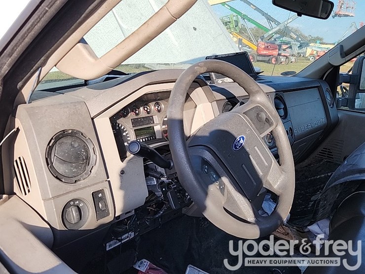 ford-f550-xl-image-24