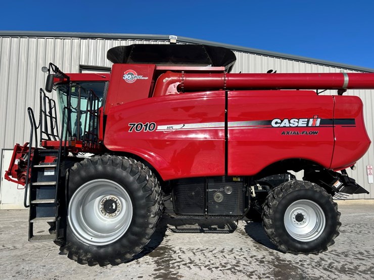 2007-case-ih-7010-image-20
