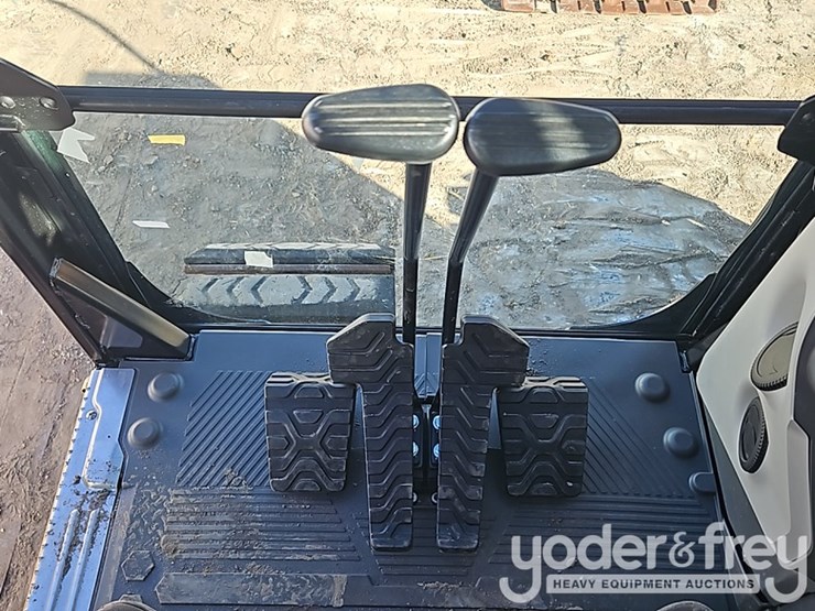 2022-caterpillar-315-gc-image-38