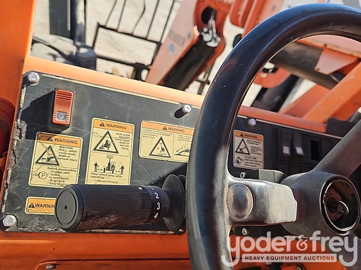 2014-sky-trak-10054-image-26