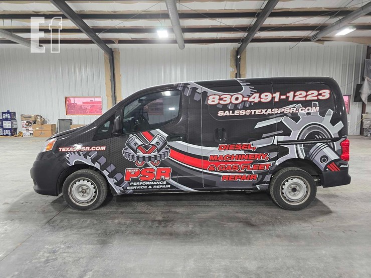 2014-nissan-nv200-image-5