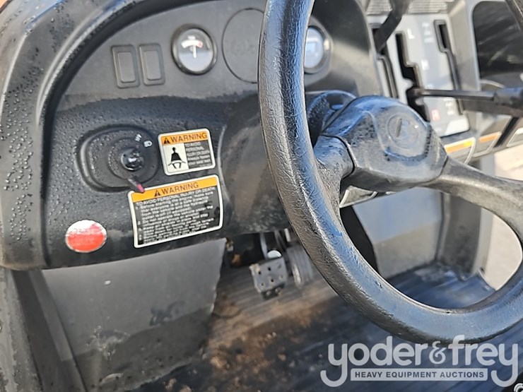 2023-kubota-rtv520-image-21