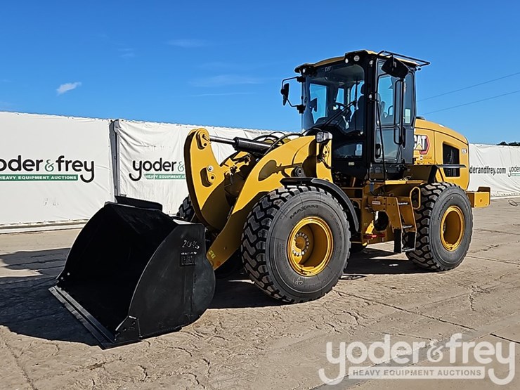 2026-caterpillar-926-image-1