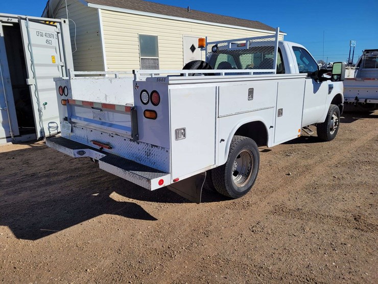 2010-ford-f350-image-4