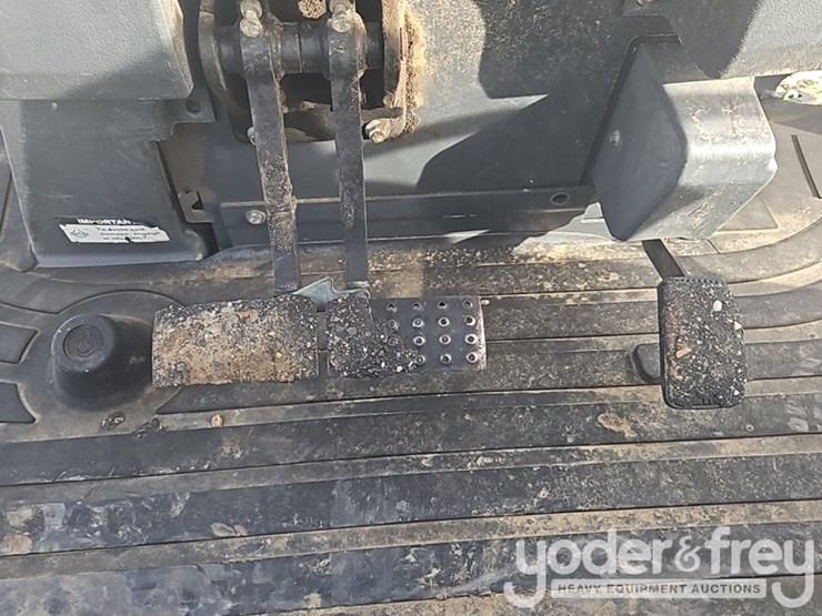 2017-deere-310sl-image-52