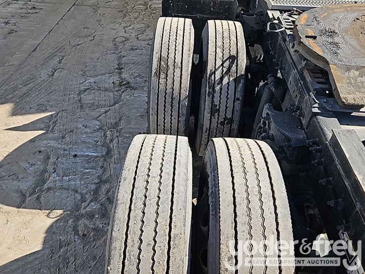 2024-peterbilt-579-image-20