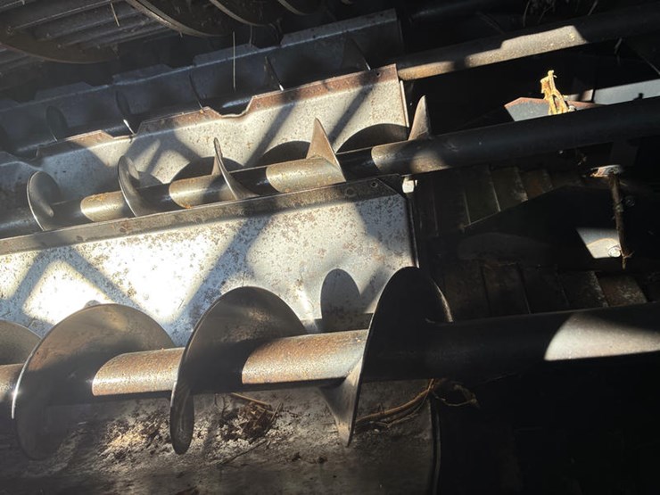 2010-case-ih-6088-image-90