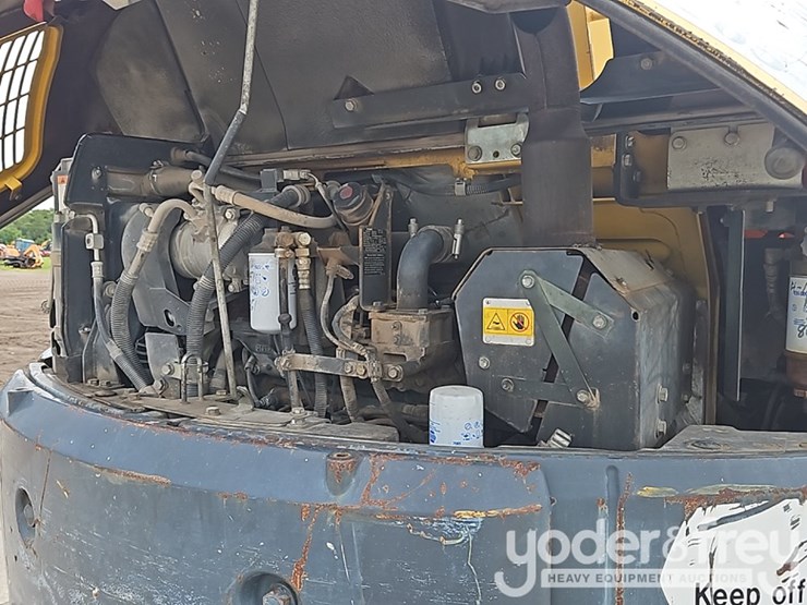 2010-komatsu-pc78us-8-image-31